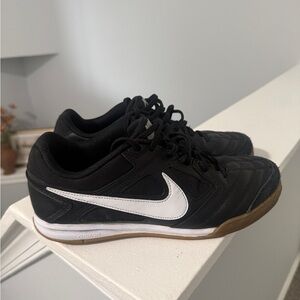 Nike Gato Indoor Soccer Shoes Black and White